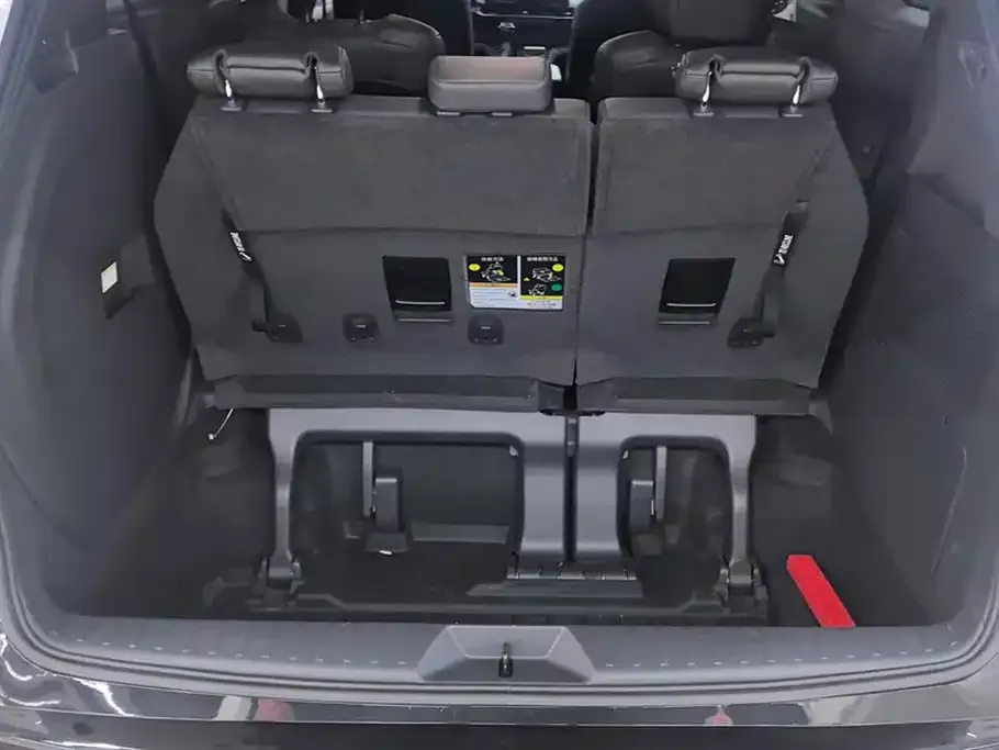 Toyota Sienna — фото 4
