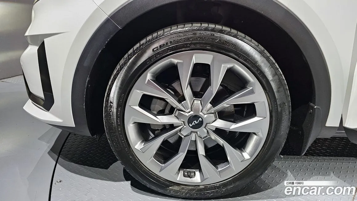 Kia Sorento — фото 6