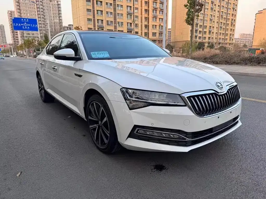 Skoda Superb — фото 3