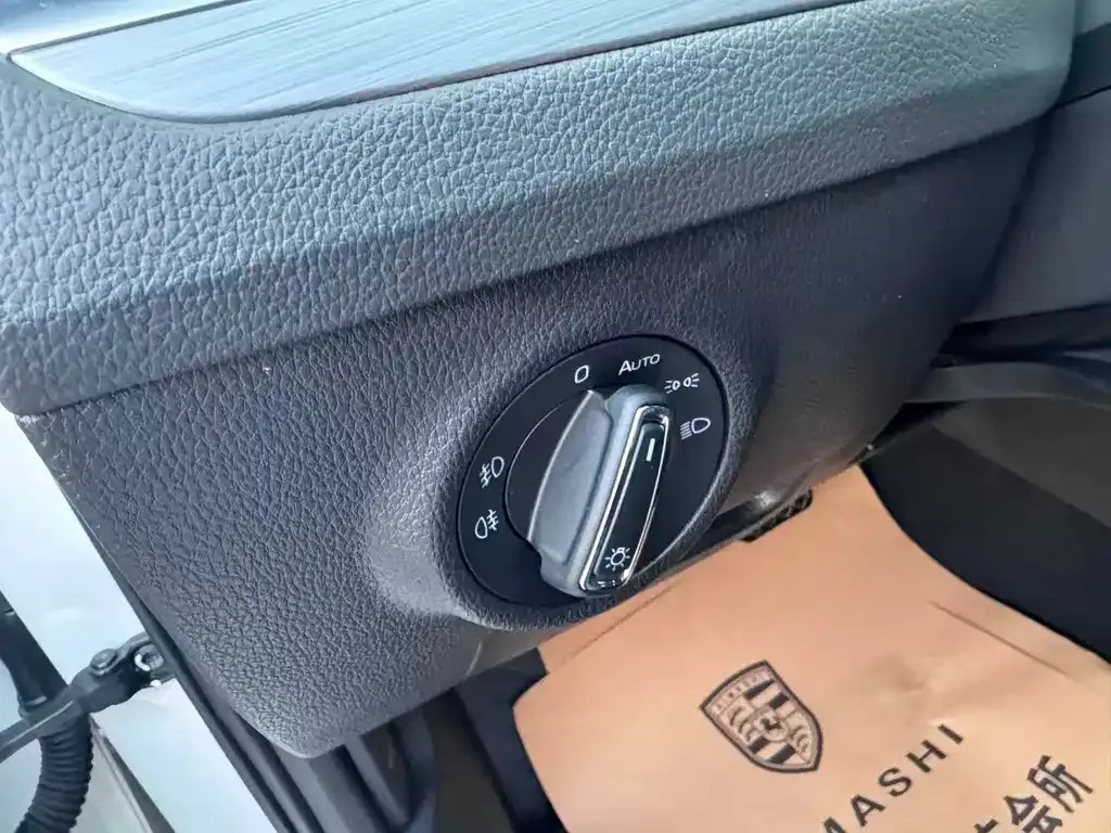 Skoda Superb — фото 9