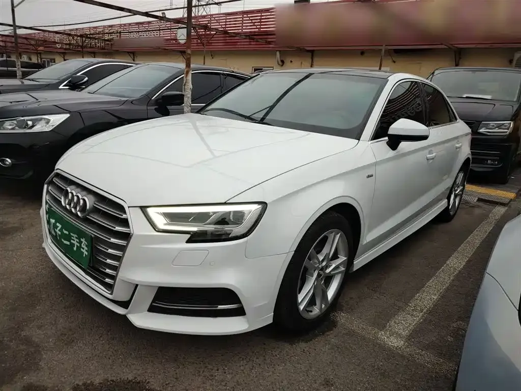 Audi A3 — фото 1