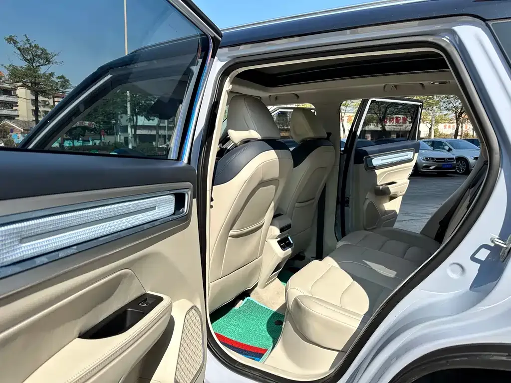 Geely Icon — фото 3