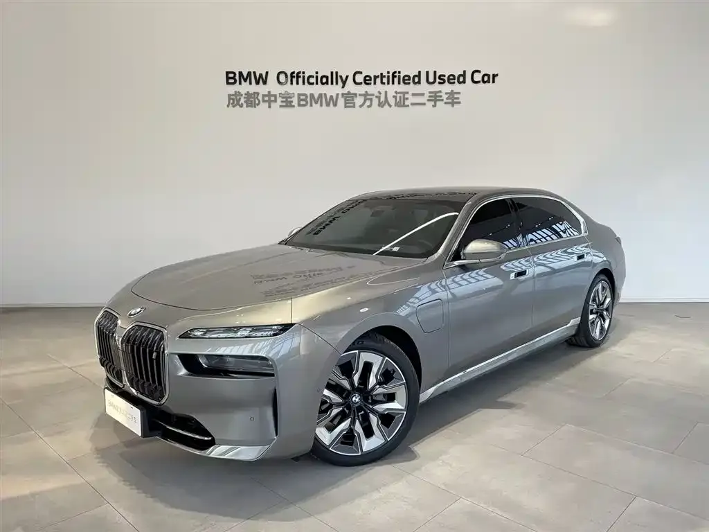 BMW i7 — фото 1