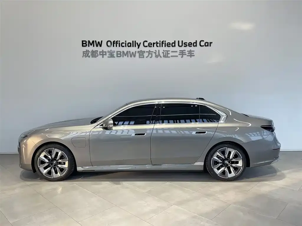 BMW i7 — фото 2