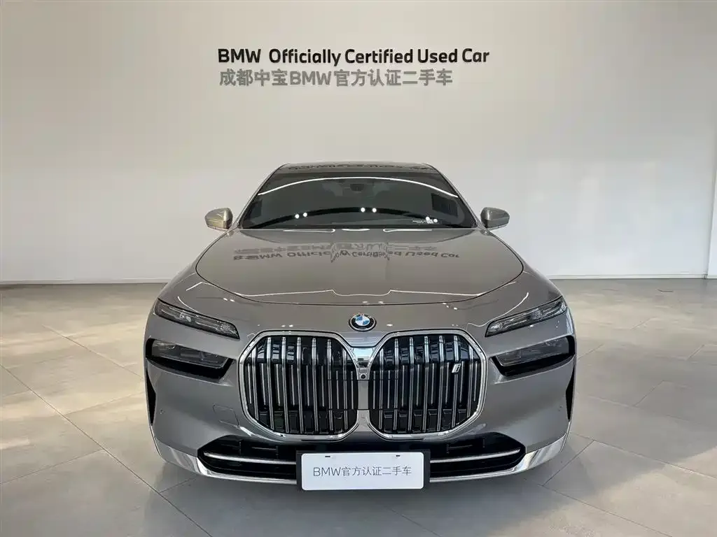 BMW i7 — фото 6