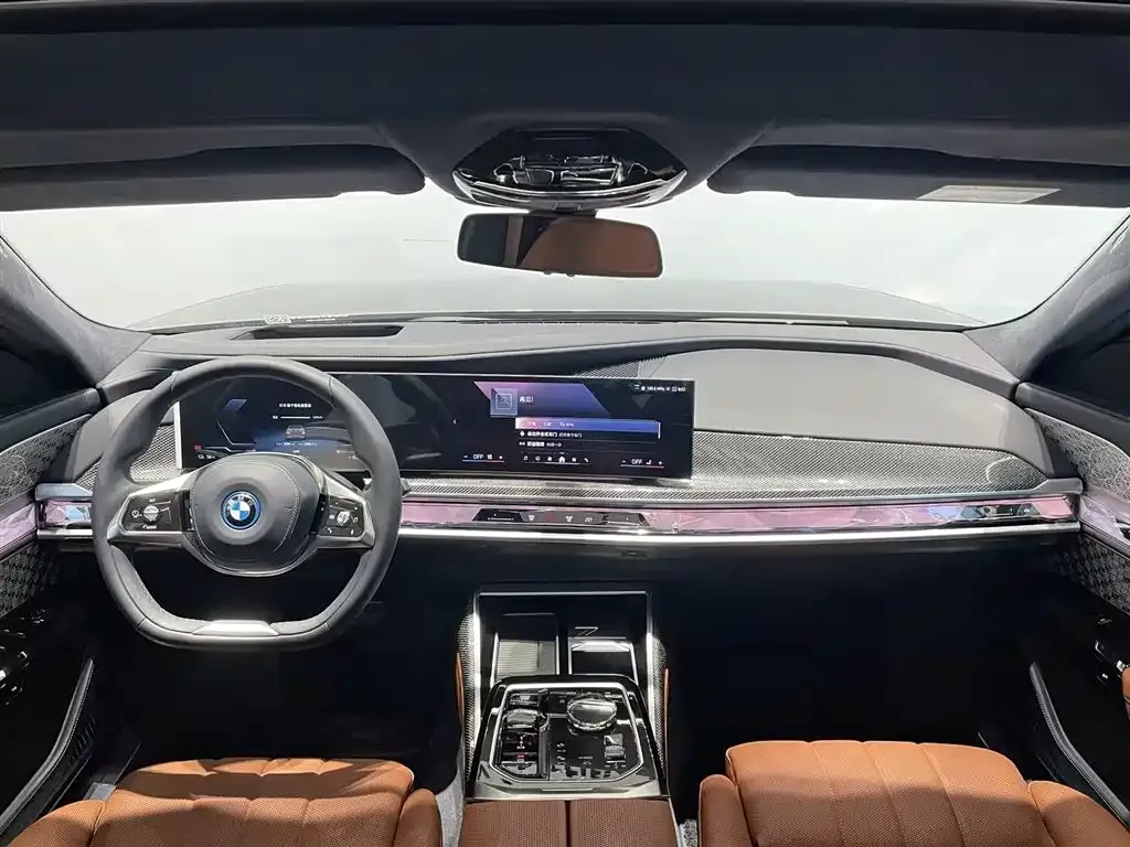 BMW i7 — фото 10