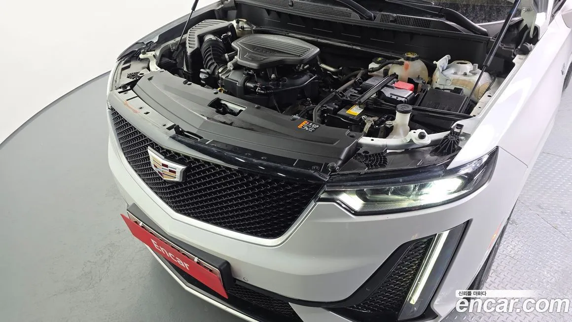 Cadillac XT6 — фото 7
