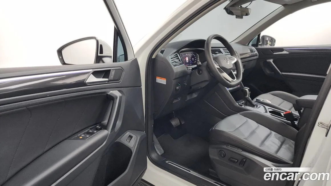 Volkswagen Tiguan — фото 9