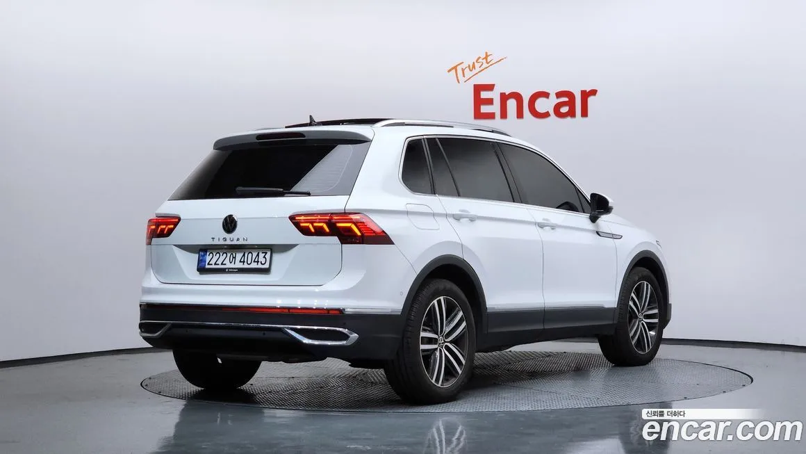 Volkswagen Tiguan — фото 4