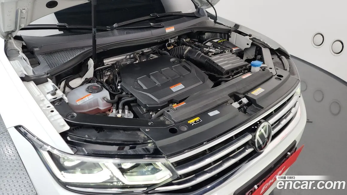 Volkswagen Tiguan — фото 7