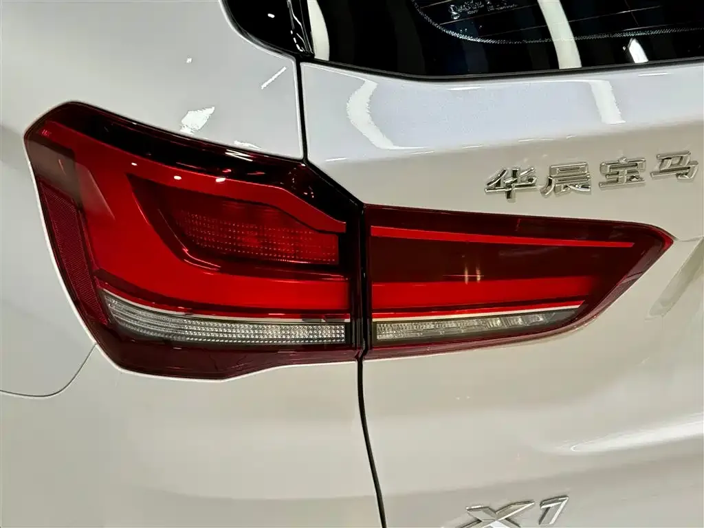 BMW X1 — фото 9