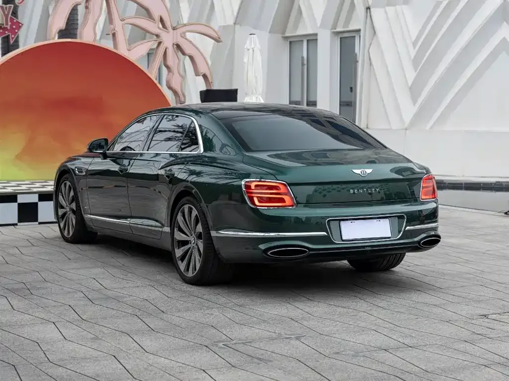 Bentley Flying Spur — фото 8