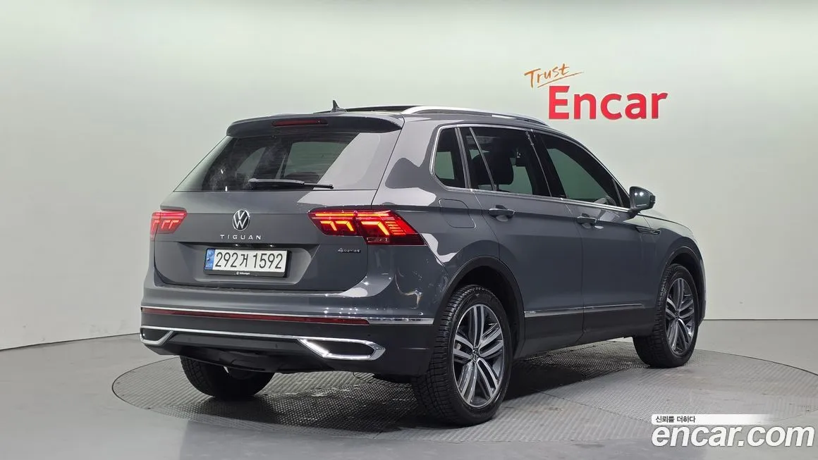 Volkswagen Tiguan — фото 6
