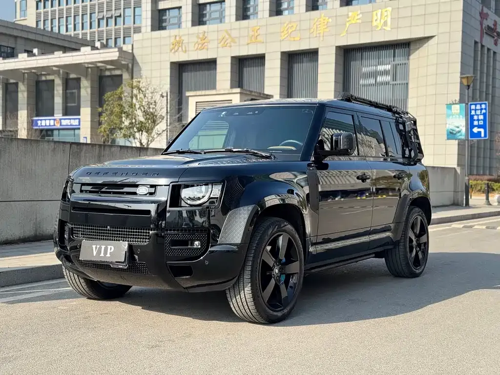 Land Rover Defender — фото 1