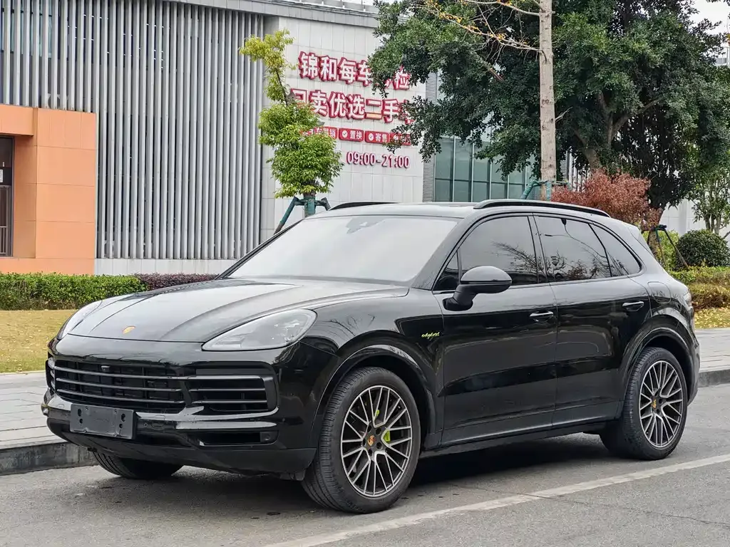 Porsche Cayenne Hybrid — фото 1