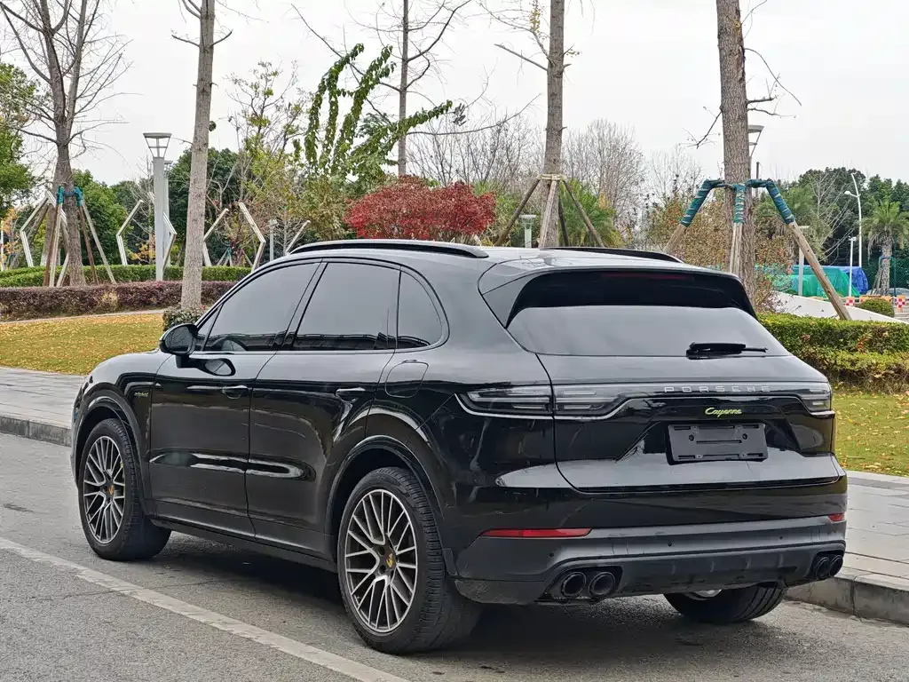 Porsche Cayenne Hybrid — фото 10