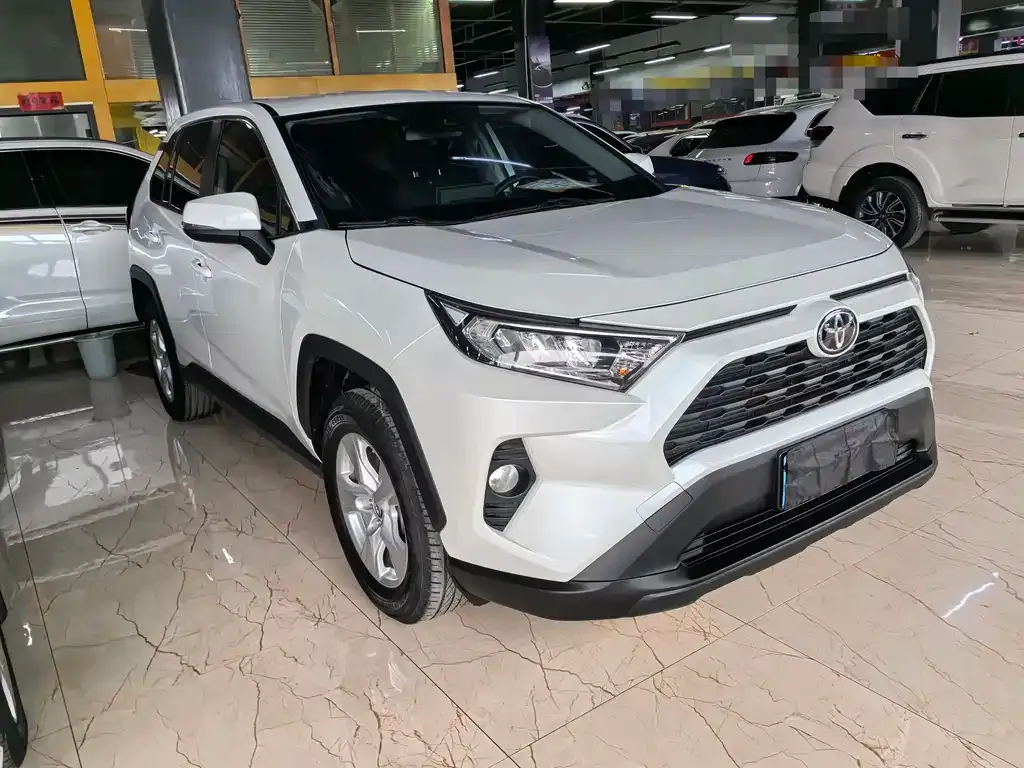 Toyota RAV4 — фото 3