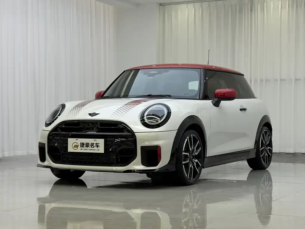 MINI JCW (John Cooper Works) — фото 1