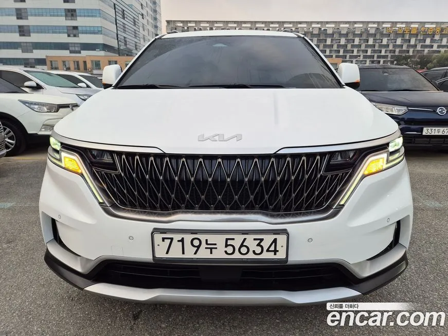 Kia Carnival — фото 1