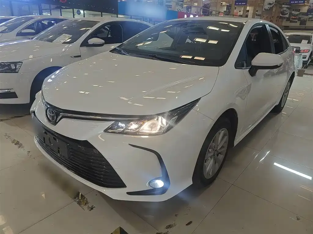 Toyota Corolla — фото 1