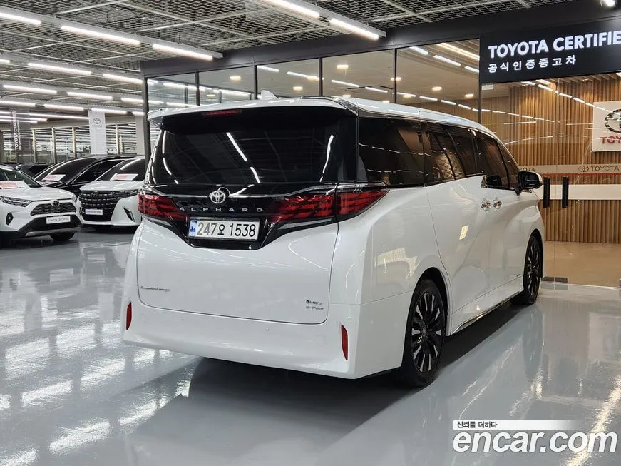 Toyota Alphard — фото 5