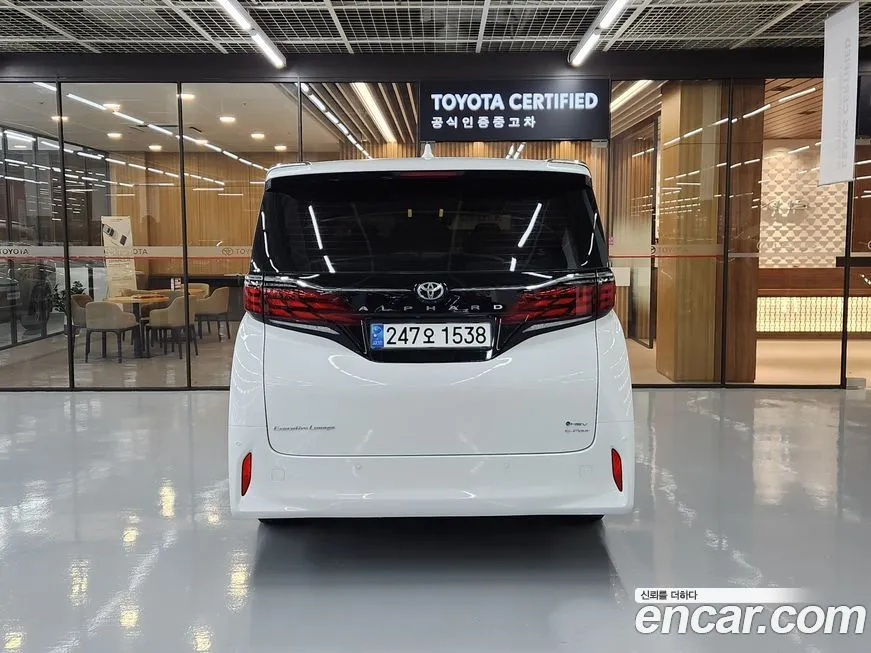 Toyota Alphard — фото 4