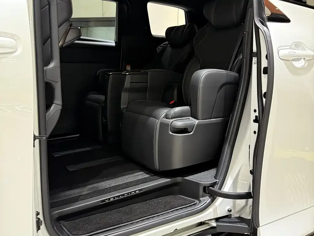 Toyota Vellfire — фото 8