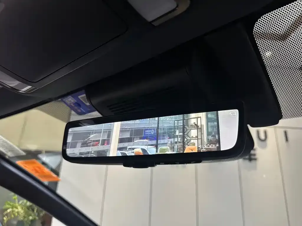 Toyota Vellfire — фото 3