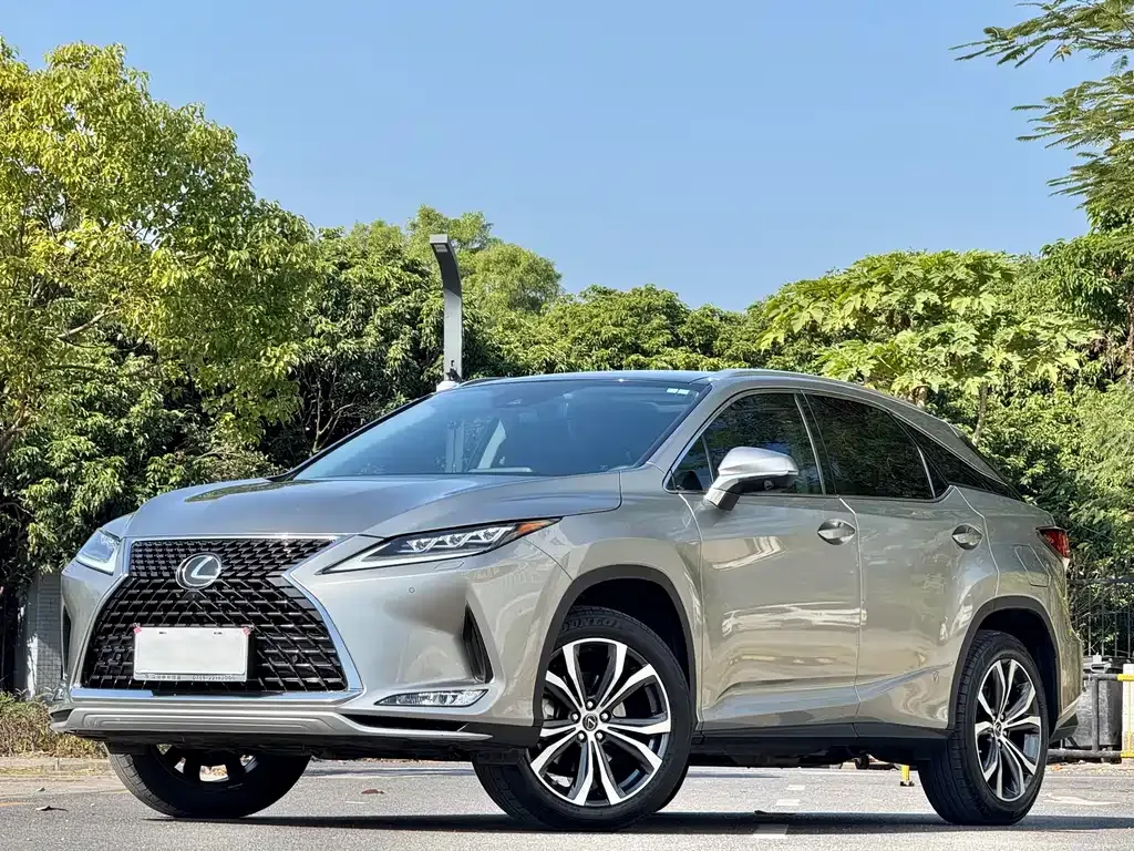 Lexus RX — фото 1