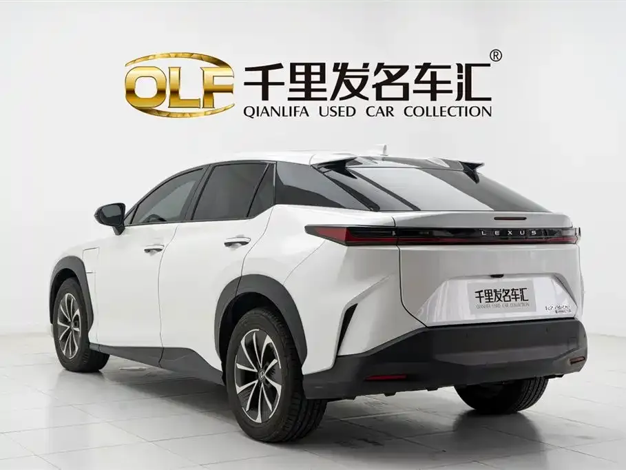 Lexus RZ — фото 5
