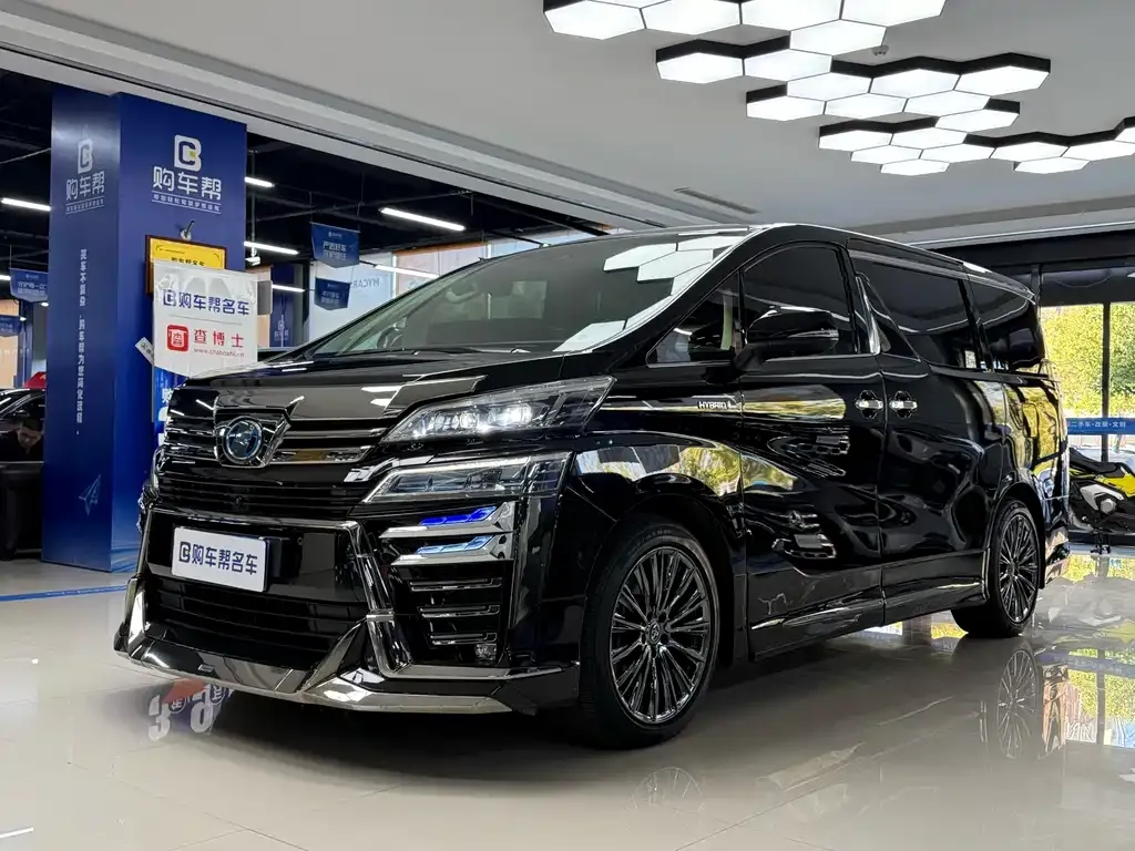 Toyota Vellfire — фото 1