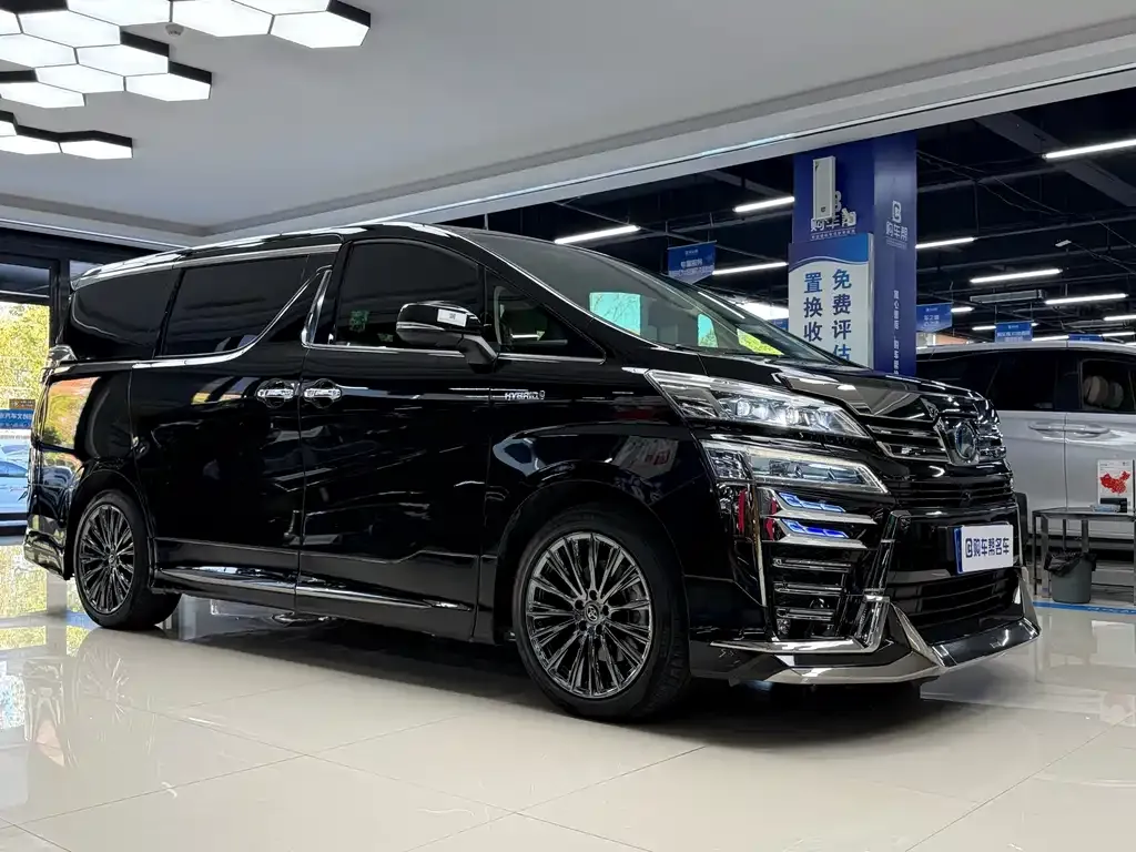 Toyota Vellfire — фото 4