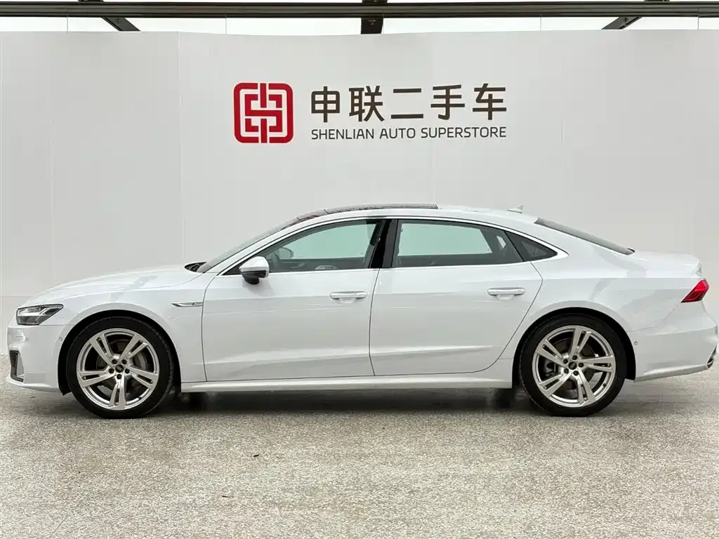Audi A7L — фото 9