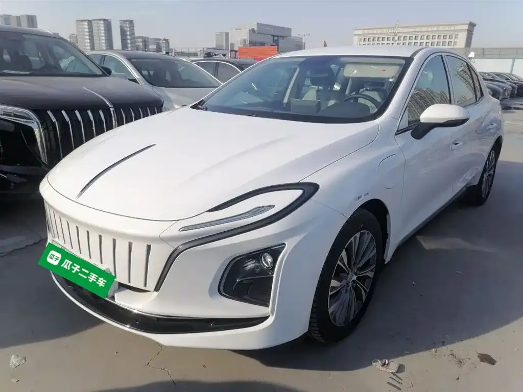 Hongqi E-QM5 — фото 1