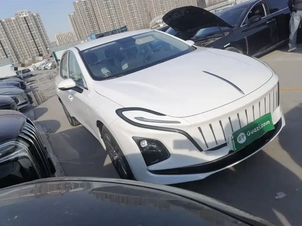 Hongqi E-QM5 — фото 9