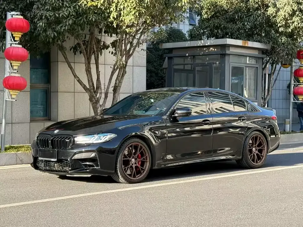 BMW M5 — фото 10