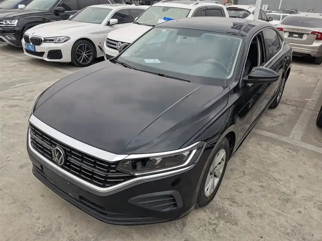 Volkswagen Passat — фото 1