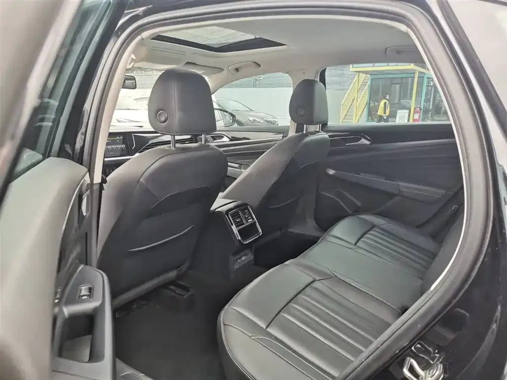 Volkswagen Passat — фото 6