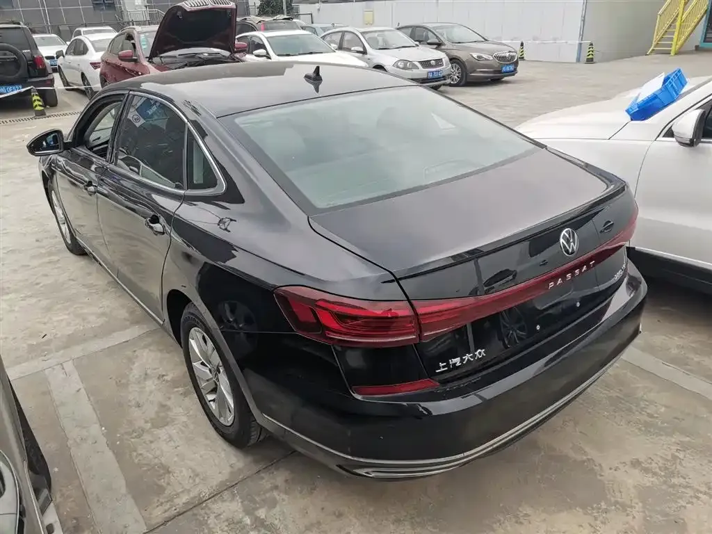 Volkswagen Passat — фото 4