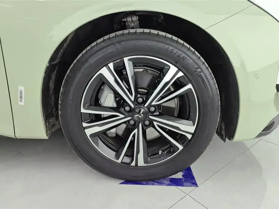 Hongqi EH7 — фото 10