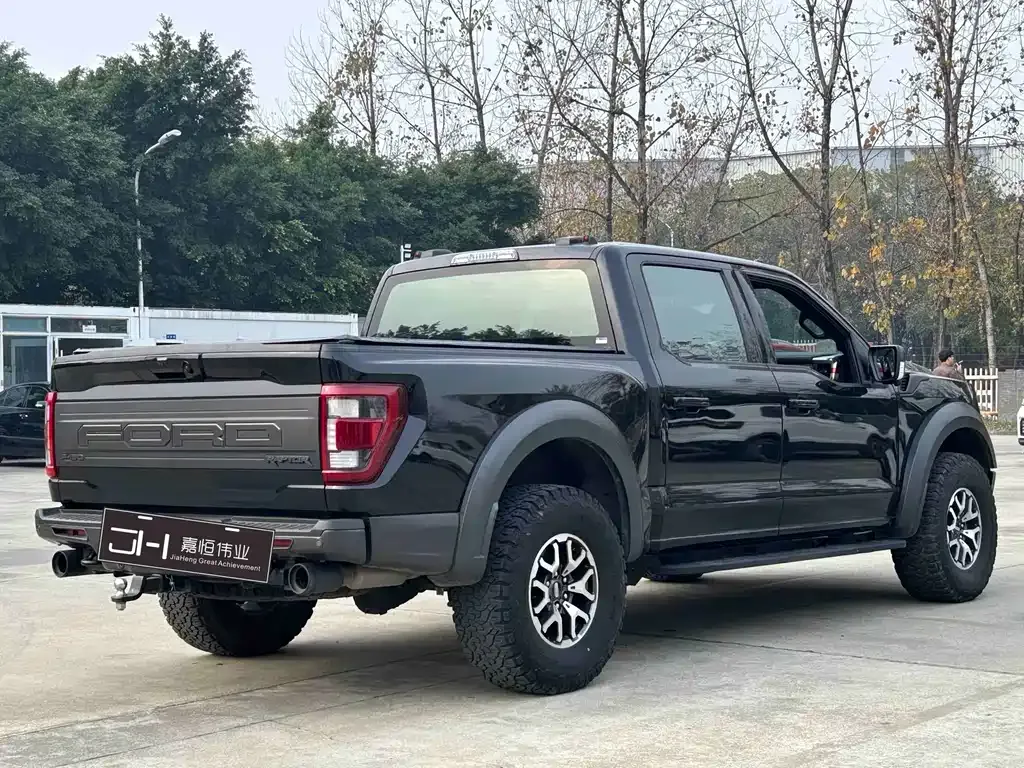 Ford F-150 Raptor — фото 10