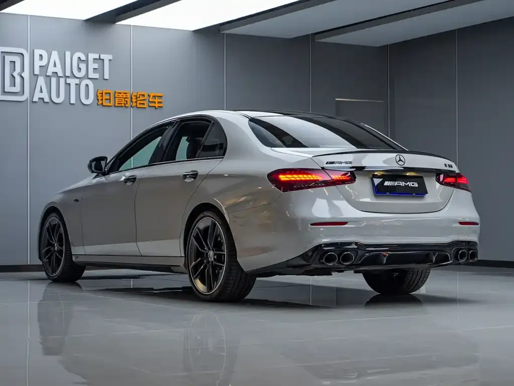 Mercedes-Benz E-Class AMG — фото 4
