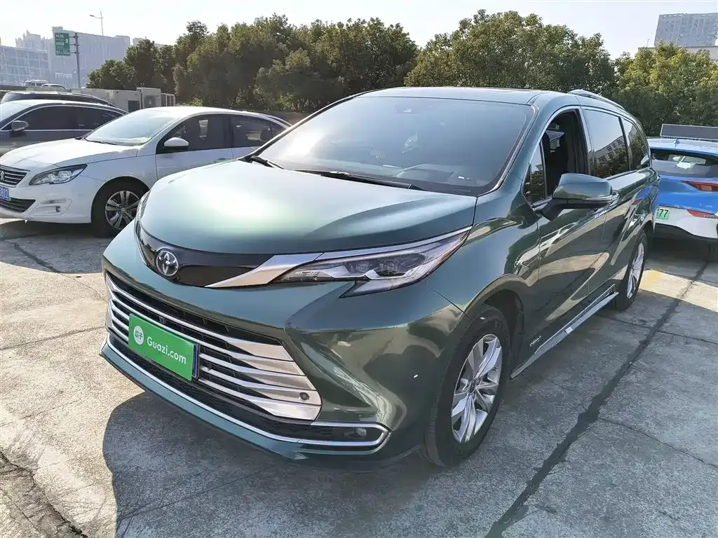 Toyota Sienna — фото 5