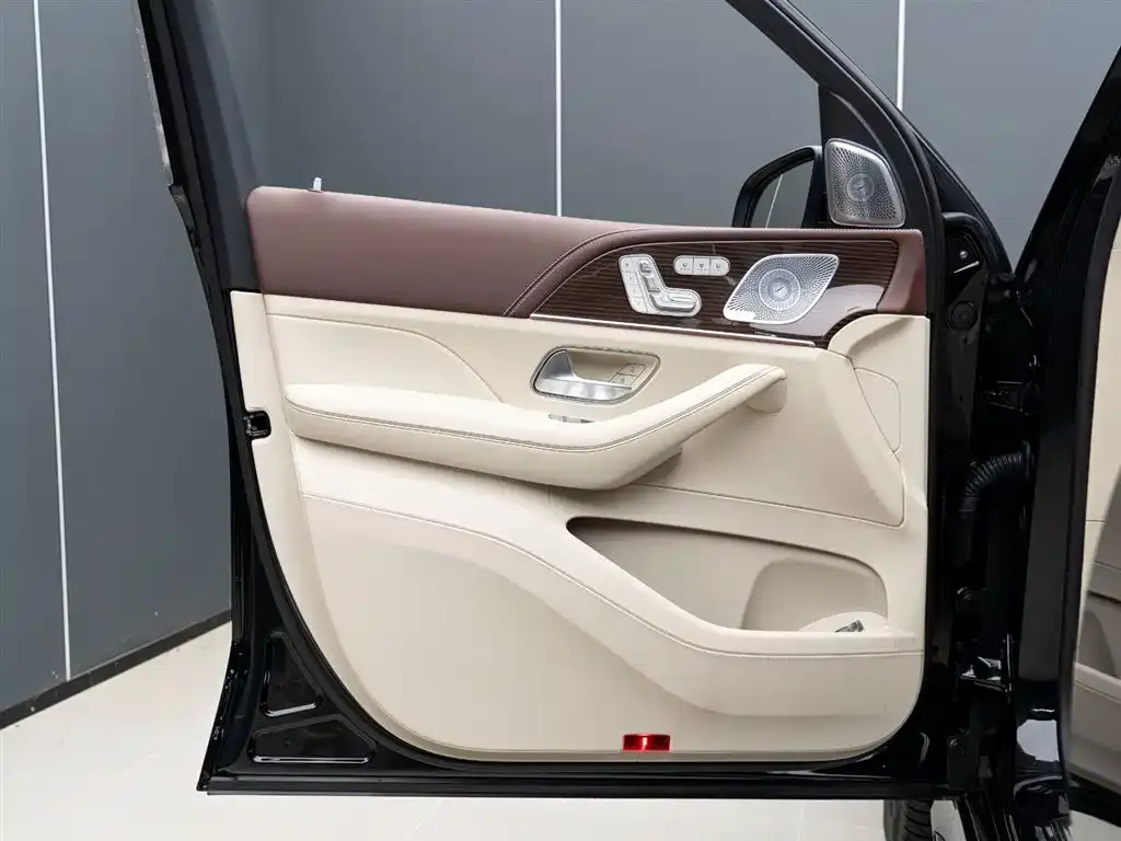 Mercedes-Benz GLS — фото 5