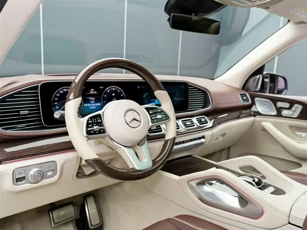 Mercedes-Benz GLS — фото 8