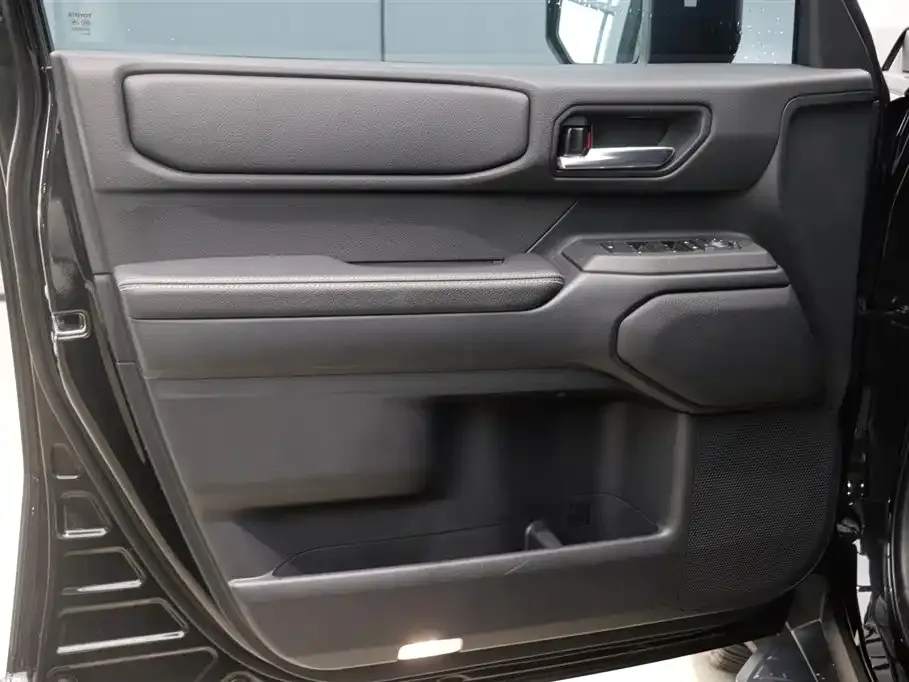 Toyota Prado — фото 10