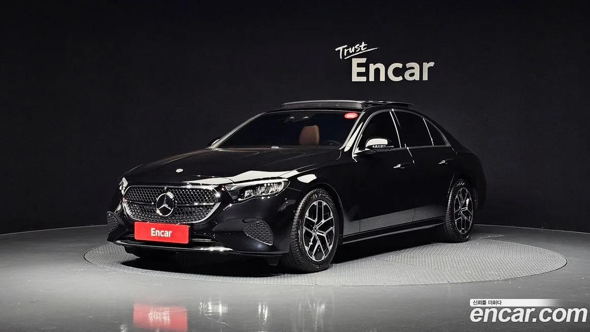 Mercedes-Benz E-Class — фото 1