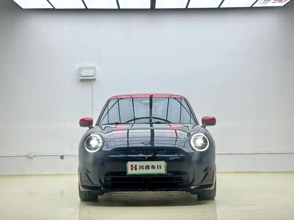 MINI JCW Electric — фото 2