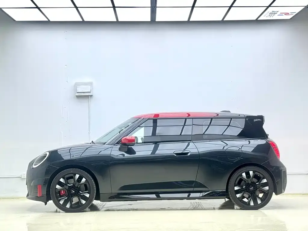 MINI JCW Electric — фото 3
