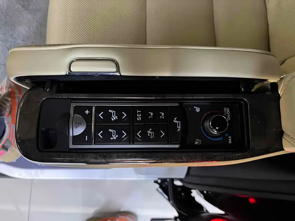 Toyota Alphard — фото 5